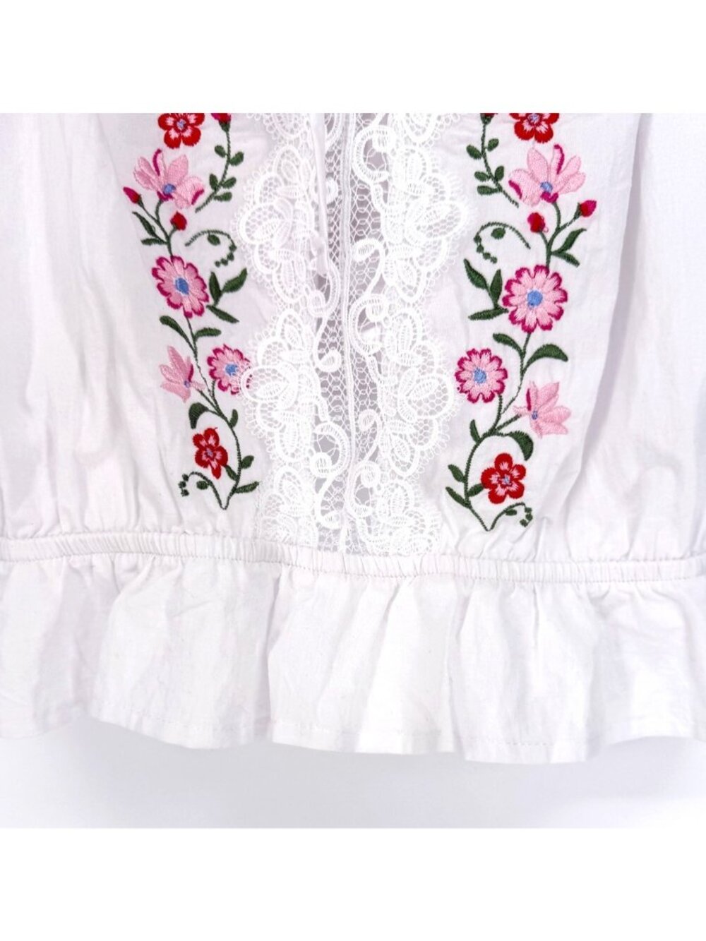 Self E Floral Embroidery Lace Trim Adjustable Strap Camisole Women's L (NWOT) - Picture 4 of 5
